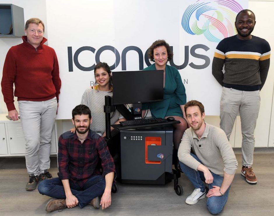 Iconeus team with functional ultrasound system Iconeus One. Contact us.